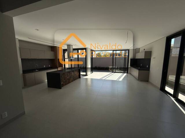 #107 - Casa para Venda em Bauru - SP